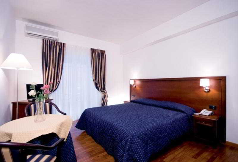 Inn Rome Rooms & Suites Habitación foto